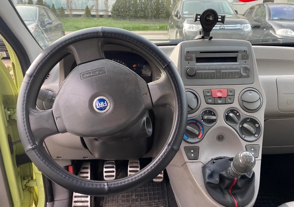 Fiat Panda cena 5000 przebieg: 217789, rok produkcji 2005 z Mieszkowice małe 121